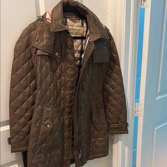 Burberry Quilted Jacket - Picture 6 of 8